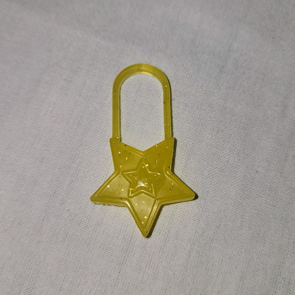 Mattel 2004 Winx Club BLOOM Yellow Plastic Star Purse Bag Season 1 Charmix